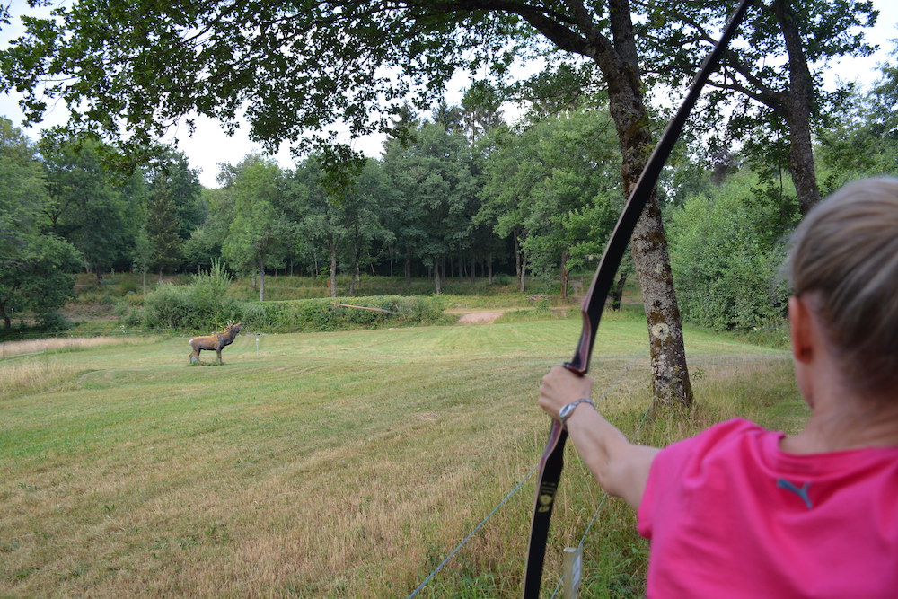 TIR À L'ARC : 24H POUR TIRER UNE FLÈCHE DANS UNE FLÈCHE (c'est possible au  moins ?) 🎯 